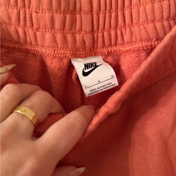 Nike orange Hoodie and Sweatpants Set - Picture 3 of 4